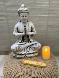 Buda Rezando Apto Exterior 55 Cm Estatua Hindu Ideal Jardin  Blanco