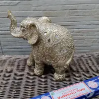 Estatuilla Elefante Dorado Con Fantasias Importado Oriente Oro