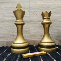 Pieza De Ajedrez Decorativa Rey Aluminio Importado Oriente Dorado Oscuro