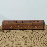 Portasahumerios De Madera Hechos En India Y Guardasahumerios Marrón