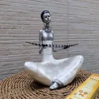 Figura Africana En Nacar Y Resina 25 Cm Importada De Oriente Blanco