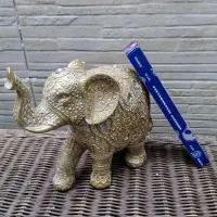 Estatuilla Elefante Dorado Con Fantasias Importado Oriente Oro