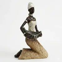Estatuilla Africana En Resina Importada De Oriente Pushkar Beige
