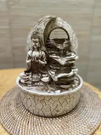 Fuente De Agua Resina Apto Exterior Buda 3 Caidas 25 Cm Zen  Blanco