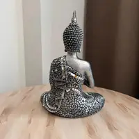 Imagen Estatuilla Buda Resina Manto Con Fantasia Importado
