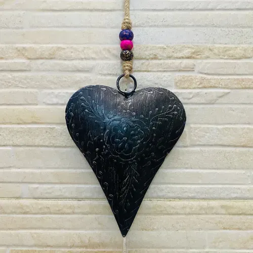 Movil Colgante Hindú Corazón Metal Pintado Y Labrado D India Negro Corazón