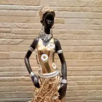 Imagen Africana Estatuilla Importada Oriente Con Fantasías Marrón Oscuro