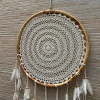 Atrapasueños Con Plumas Importado Indonesia Diseño Crochet Blanco