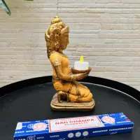 Porta Vela Resina Estatuilla Buda Arrodillado Importado Naranja