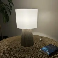 Velador Artesanal Hongo Algodón Indonesia Import Iluminación Beige Blanco