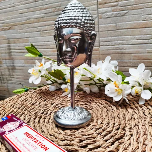 Buda Decorativo Sobre Pedestal Oriente Importado Deco Plateado