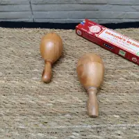 Maraca Artesanal Madera Importada Oriente Circulos Chica Marrón Claro