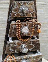 Alhajero Piramide Importado India Artesanal Cajonera 60cm Marrón
