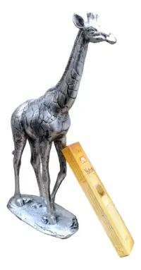 Estatuilla Jirafa Aluminio Import Oriente Deco Adorno 40 Cm Plateado