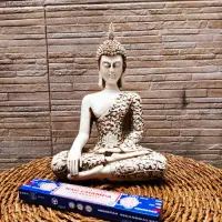 Estatuilla Buda Loto Resina Apto Exterior Ideal Deco Jardin Blanco