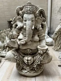Ganesha Gigante Sobre Pedestal Estatua Jardin Pushkar Tienda Blanco