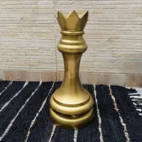 Pieza De Ajedrez Decorativa Reina Aluminio Importado Oriente Dorado Oscuro