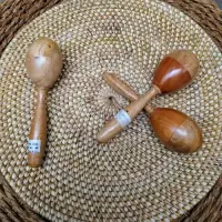 Maraca Artesanal Madera Importada Oriente Circulos Marrón Claro