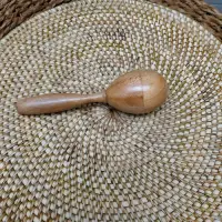 Maraca Artesanal Madera Importada Oriente Circulos Marrón Claro