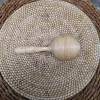 Maraca Artesanal Madera Importada Oriente Circulos Marrón Claro