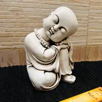 Estatua Monje Reposando 27 Cm Resina Apto Exterior De Jardin Blanco