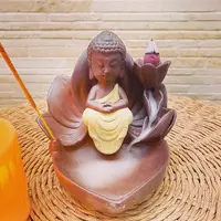 Cascada Humo Niño Buda 13 Cm + 10 Conos De Regalo  Importada