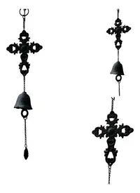 Colgante Cruz Campana Hierro Decoración Importado Oriente Negro