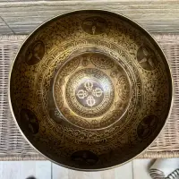 Cuenco Artesanal Tibetano Metal Importado Himalaya Gigante Dorado Y Negro
