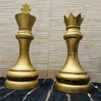 Pieza De Ajedrez Decorativa Rey Aluminio Importado Oriente Dorado Oscuro
