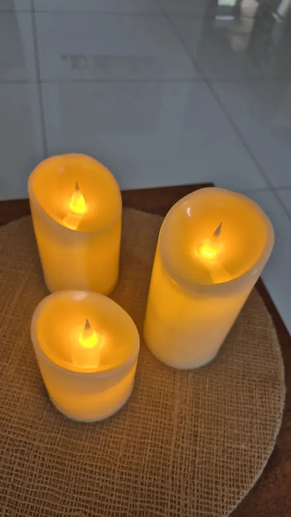 Foto de un comprador: Juego X 3 Velas Led Con Moviiento Importadas Pila 15-12-10cm