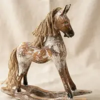 Caballo Mecedor En Madera Oriente 25cm Importado Indonesia Marrón Claro