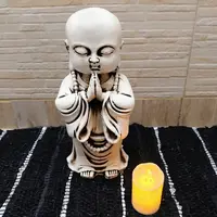 Estatua Monje Rezando 33 Cm Resina Apto Exterior De Jardin Blanco