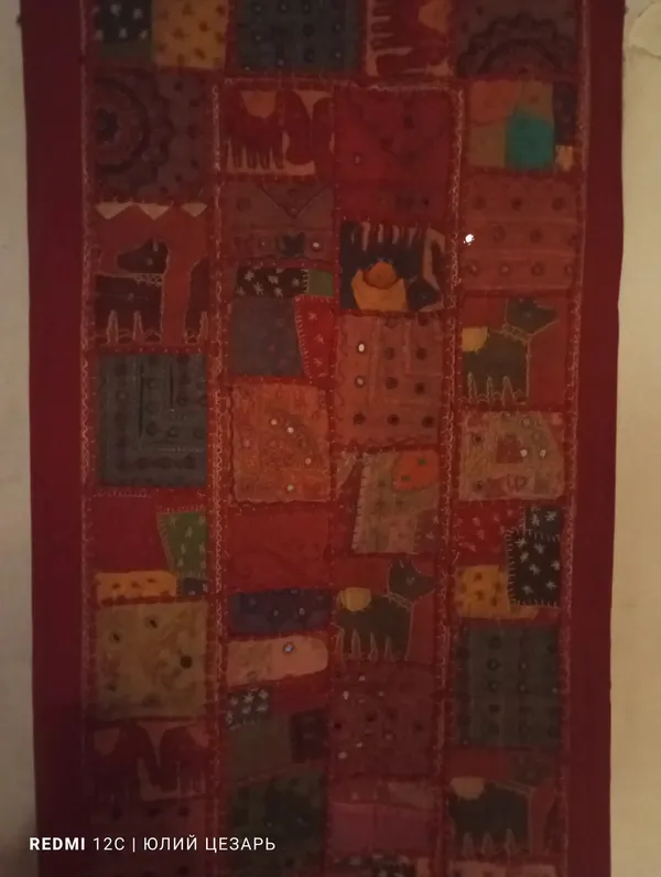 Foto de un comprador: Caminos De Mesa Bordados De India 1.50 X 0.50 Mts Multicolor (tones Rojos, Naranjas, Verdes, Azules) Patchwork Bordado