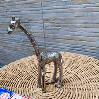 Estatuilla Jirafa Aluminio Import Oriente Decoracion Adorno Plateado