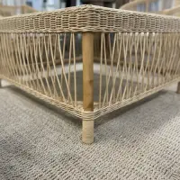Mesa Arrimo Ratona Auxiliar Ratan Natural Importada Pushkar Marrón
