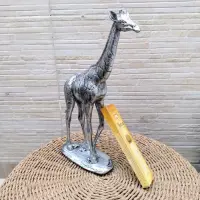 Estatuilla Jirafa Aluminio Import Oriente Deco Adorno 40 Cm Plateado