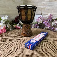 Djembe Artesanal Importado Indonesia Tallado Instrumento Marrón Claro
