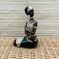 Figura Africana En Resina Y Nacar 20 Cm Importada De Oriente Negro