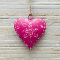 Movil Hindu Colgante Corazón Metal Importado Pintado A Mano Rosa