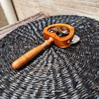 Maraca Pandereta Instrumento Artesanal Importado De India Marrón