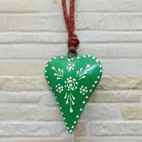 Movil Corazones Tira Metal Pintado Deco De India Artesanal Verde