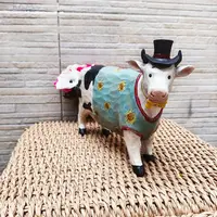 Estatuilla Vaca Con Sombrero Importada India Resina Pushkar Blanco